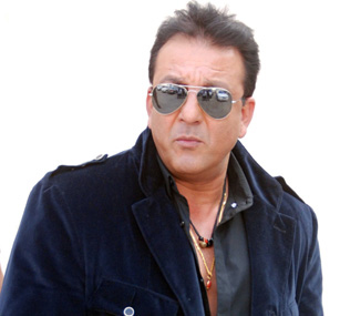 Sanjay Dutt intervenes in Oberoi fall-out